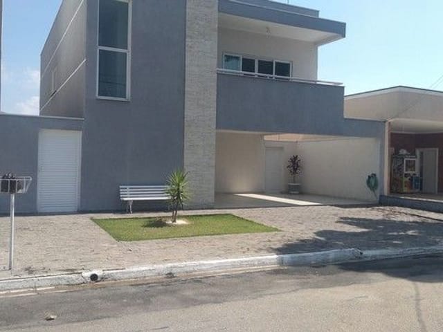 Foto do Sobrado - Sobrado com 6 dormitórios para alugar, 276 m² por R$ 5.300,00/mês - Condomínio Terras do Vale - Caçapava/SP | INDEPENDENCE NEGOCIOS IMOBILIARIOS LTDA