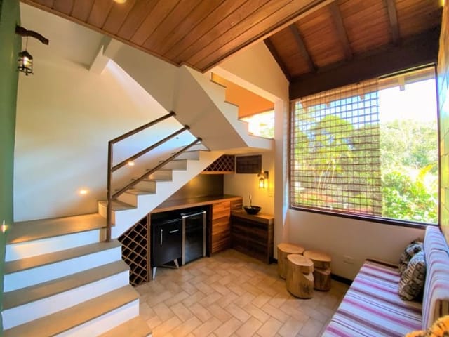 Sobrado com 1202m² 3 quartos e 4 banheiros, à venda ou para alugar, no bairro Vila de São Fernando em Cotia