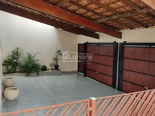 Sobrado com 500m² 3 quartos e 2 banheiros, à venda, no bairro Vila Lavínia em Mogi das Cruzes
