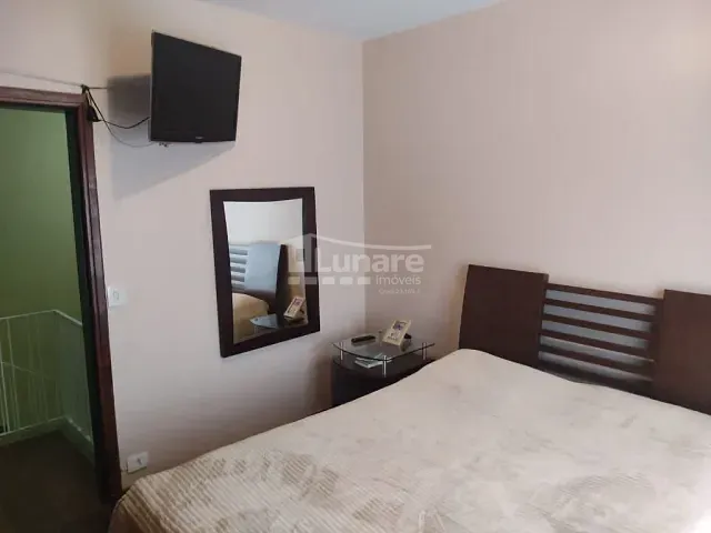 Sobrado com 500m² 3 quartos e 2 banheiros, à venda, no bairro Vila Lavínia em Mogi das Cruzes