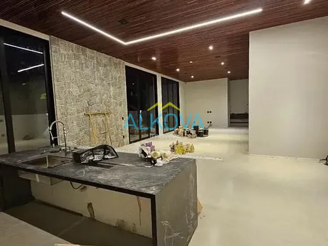 Sobrado com 1269m² 6 quartos e 9 banheiros, à venda, no bairro Condomínio Chácara Serimbura em São José dos Campos