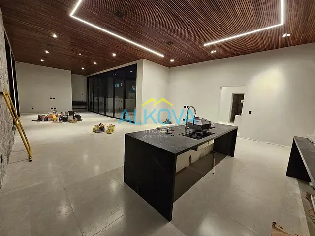 Sobrado com 1269m² 6 quartos e 9 banheiros, à venda, no bairro Condomínio Chácara Serimbura em São José dos Campos