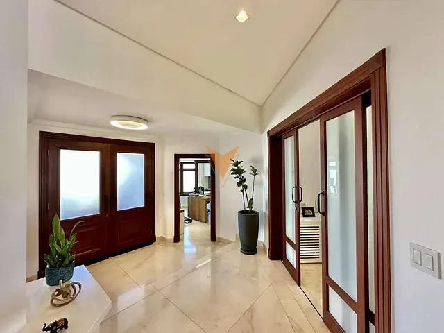 Sobrado com 1315m² 5 quartos e 7 banheiros, à venda, no bairro São Paulo II em Cotia