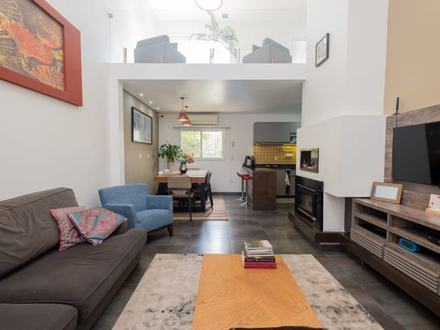 Casa com 910m² 3 quartos e 3 banheiros, à venda, no bairro Laranjal em Pelotas