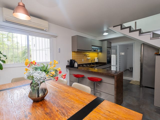 Casa com 910m² 3 quartos e 3 banheiros, à venda, no bairro Laranjal em Pelotas