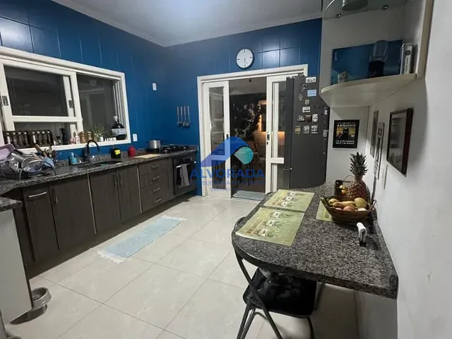 Sobrado com 125m² 3 quartos e 1 banheiro, à venda, no bairro Jardim das Indústrias em São José dos Campos