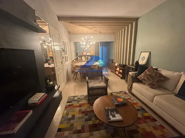 Sobrado com 125m² 3 quartos e 1 banheiro, à venda, no bairro Jardim das Indústrias em São José dos Campos