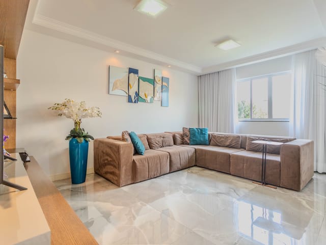 Foto do Sobrado - Excelente sobrado à venda em Oficinas, Ponta Grossa, PR | Adquira Imóveis