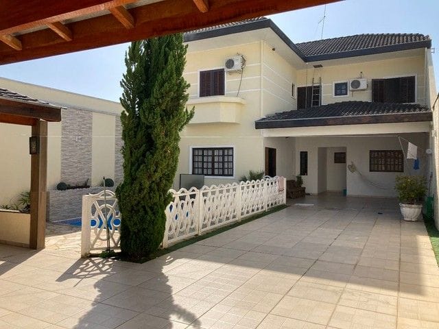 Foto do Sobrado - Sobrado com 3 dormitórios à venda, 160 m² por R$ 798.000,00 - Villa Branca - Jacareí/SP | RUSSI IMÓVEIS
