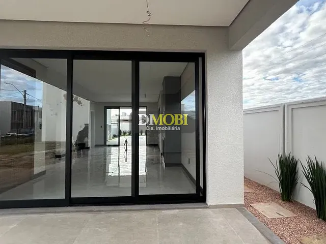 Sobrado com 200m² 3 quartos e 1 banheiro, à venda, no bairro Centro em Gravataí