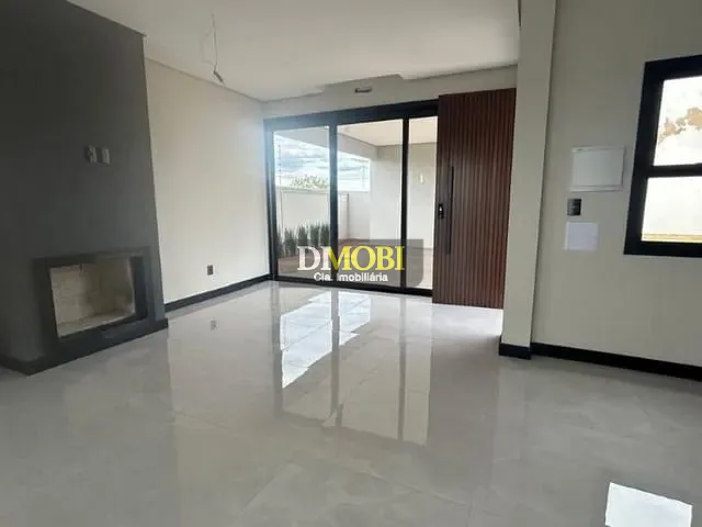 Sobrado com 200m² 3 quartos e 1 banheiro, à venda, no bairro Centro em Gravataí