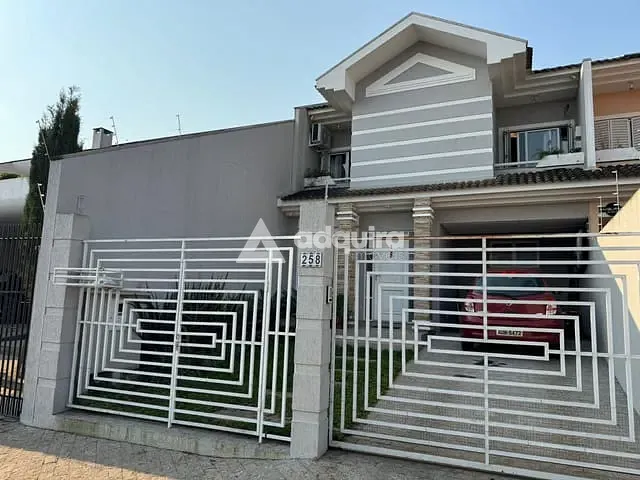 Sobrado com 186m² 3 quartos e 2 banheiros, à venda, no bairro Estrela em Ponta Grossa