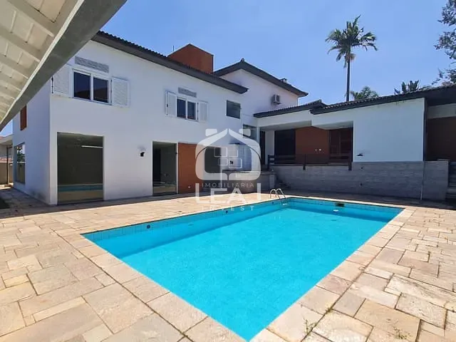 Sobrado com 850m² 5 quartos e 8 banheiros, à venda, no bairro Alphaville em Santana de Parnaíba