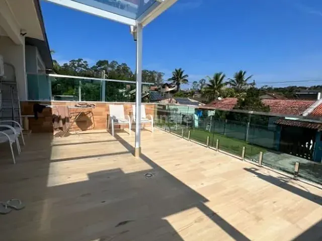 Sobrado com 120m² 4 quartos e 3 banheiros, à venda, no bairro Jardim São Lourenço em Bertioga