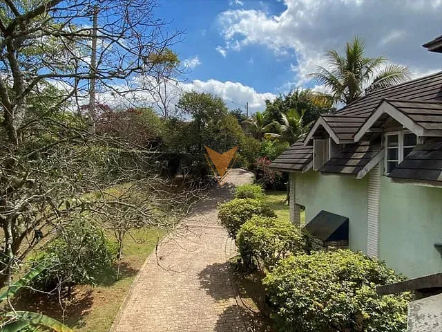 Sobrado com 3136m² 4 quartos e 6 banheiros, à venda, no bairro Chácara Santa Lúcia dos Ypes em Carapicuíba