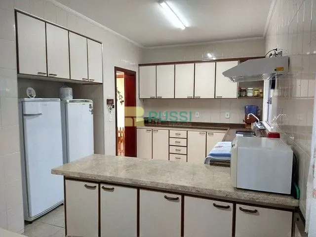 Sobrado com 264m² 5 quartos e 3 banheiros, à venda, no bairro Bosque dos Eucaliptos em São José dos Campos