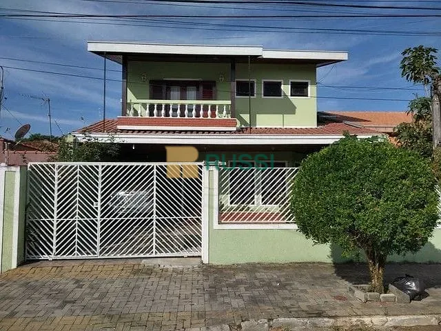 Sobrado com 264m² 5 quartos e 3 banheiros, à venda, no bairro Bosque dos Eucaliptos em São José dos Campos