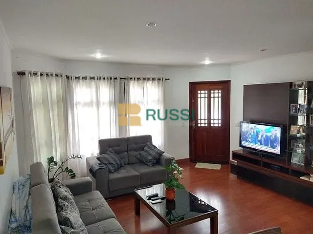 Sobrado com 264m² 5 quartos e 3 banheiros, à venda, no bairro Bosque dos Eucaliptos em São José dos Campos
