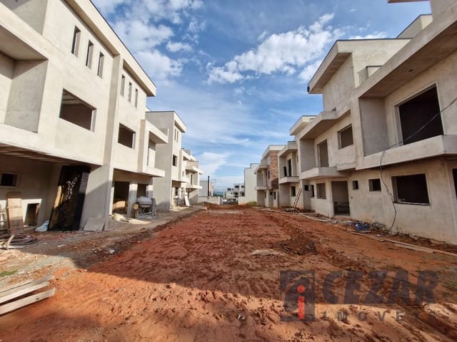 Sobrado com 120m² 3 quartos e 4 banheiros, à venda, no bairro Pilarzinho em Curitiba