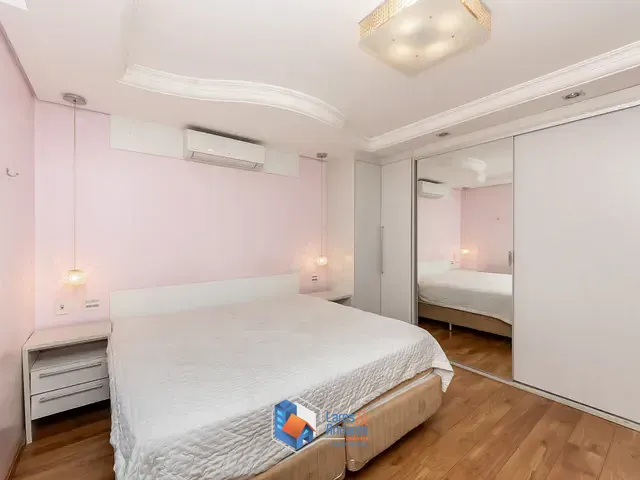 Sobrado com 246m² 4 quartos e 6 banheiros, à venda, no bairro Vila Parque Jabaquara em São Paulo