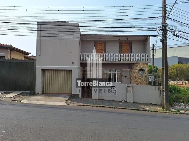 Sobrado com 180m² 3 quartos e 2 banheiros, à venda, no bairro Uvaranas em Ponta Grossa