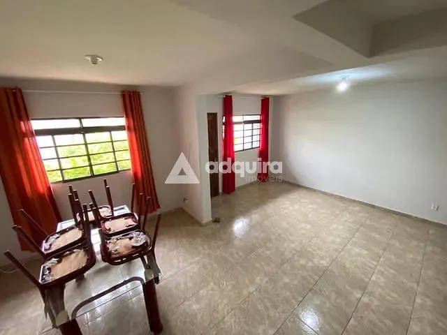 Sobrado com 360m² 3 quartos e 2 banheiros, à venda ou para alugar, no bairro Uvaranas em Ponta Grossa