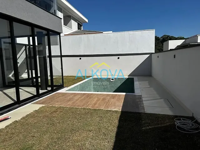 Sobrado com 373m² 4 quartos e 6 banheiros, à venda, no bairro Recanto dos Eucaliptos em São José dos Campos