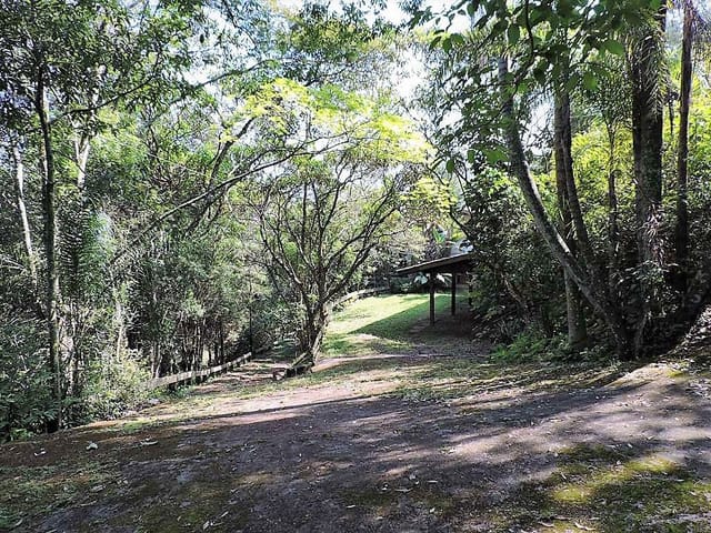 Sobrado com 5295m² 3 quartos e 2 banheiros, à venda, no bairro Chácaras do Peroba em Jandira