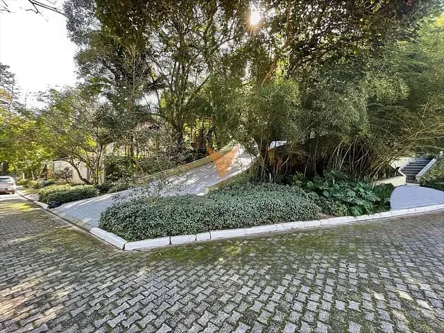 Sobrado com 1000m² 4 quartos e 6 banheiros, à venda, no bairro Altos de São Fernando em Jandira