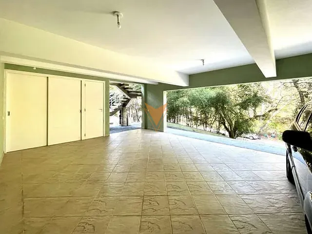 Sobrado com 1000m² 4 quartos e 6 banheiros, à venda, no bairro Altos de São Fernando em Jandira