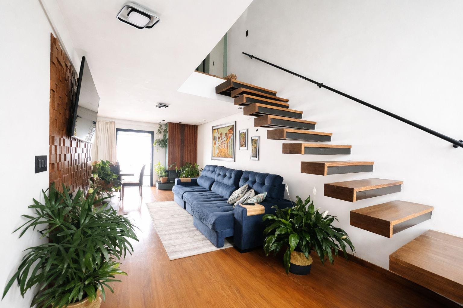 Conforto, sofisticação e lazer completo em uma casa pronta para morar no Quinta do Lago.