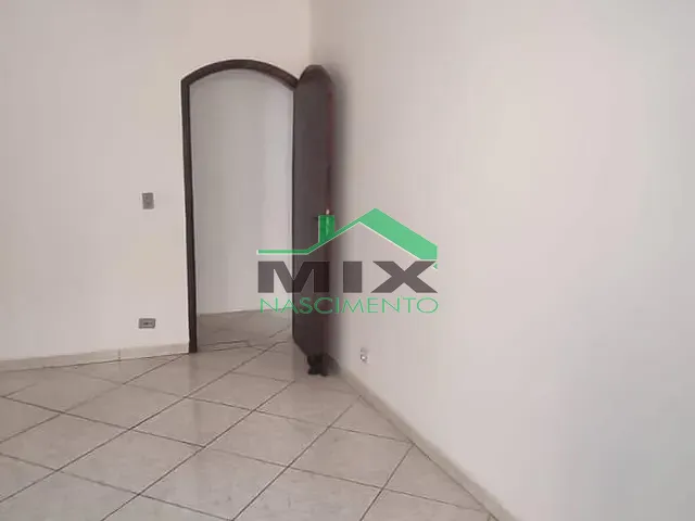 Sobrado com 40m², para alugar, no bairro Paulicéia em São Bernardo do Campo
