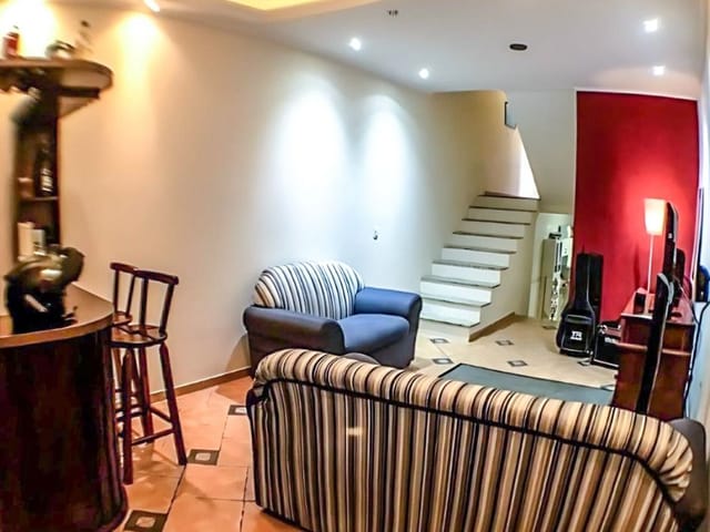 Foto do Sobrado - Sobrado com 3 dormitórios para alugar, 200 m² por R$ 3.400,00/mês - Jardim das Indústrias - São José dos Campos/SP | INDEPENDENCE NEGOCIOS IMOBILIARIOS LTDA
