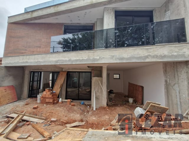 Sobrado com 120m² 3 quartos e 6 banheiros, à venda, no bairro Mercês em Curitiba