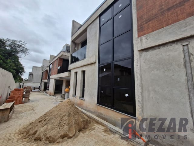 Sobrado com 120m² 3 quartos e 6 banheiros, à venda, no bairro Mercês em Curitiba