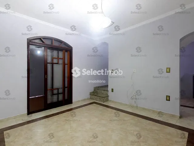 Sobrado com 323m² 3 quartos e 4 banheiros, para alugar, no bairro Jardim Pilar em Mauá