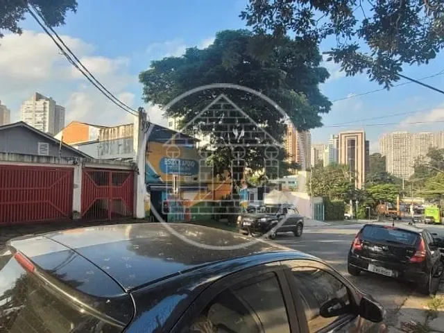 Sobrado com 250m² 3 quartos e 4 banheiros, à venda, no bairro Super Quadra Morumbi em São Paulo