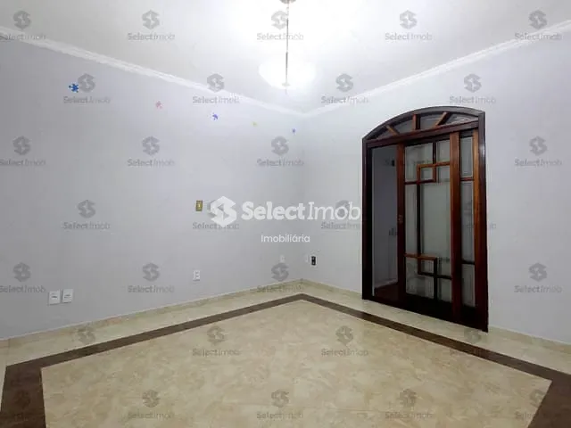 Sobrado com 323m², para alugar, no bairro Jardim Pilar em Mauá