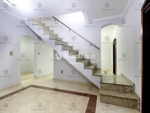Sobrado com 323m², para alugar, no bairro Jardim Pilar em Mauá