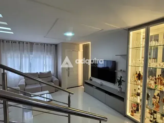 Sobrado 3 quartos e 3 banheiros, à venda, no bairro Oficinas em Ponta Grossa