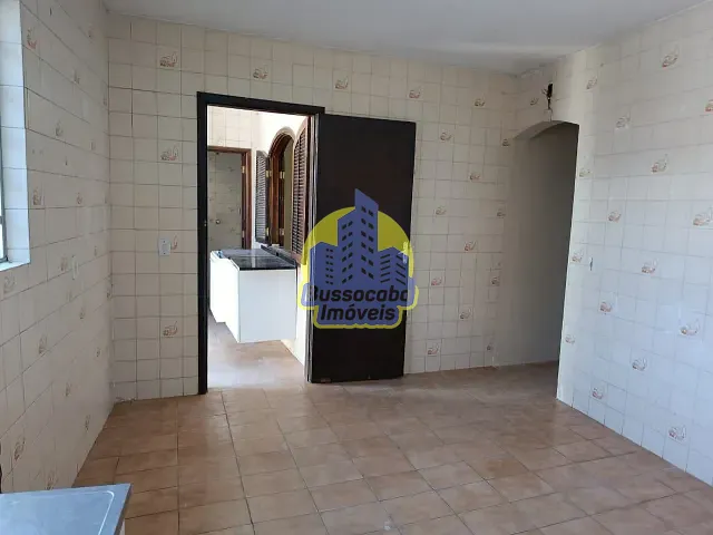 Sobrado com 250m² 3 quartos e 2 banheiros, para alugar, no bairro Jardim Novo Horizonte em Carapicuíba