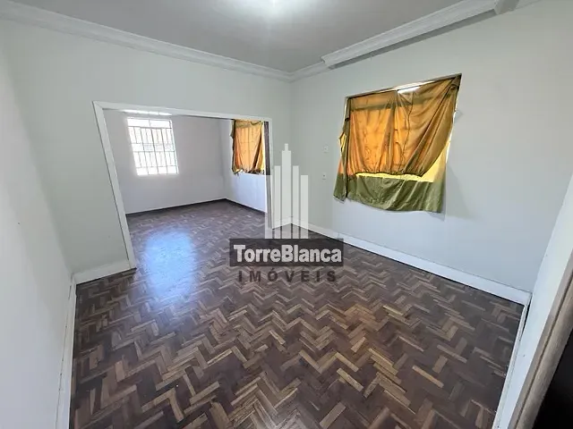 Casa com 300m², para alugar, no bairro Centro em Ponta Grossa