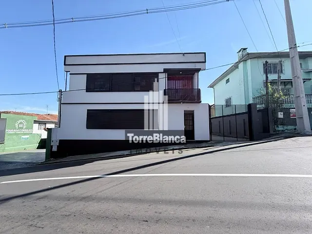 Casa com 300m², para alugar, no bairro Centro em Ponta Grossa