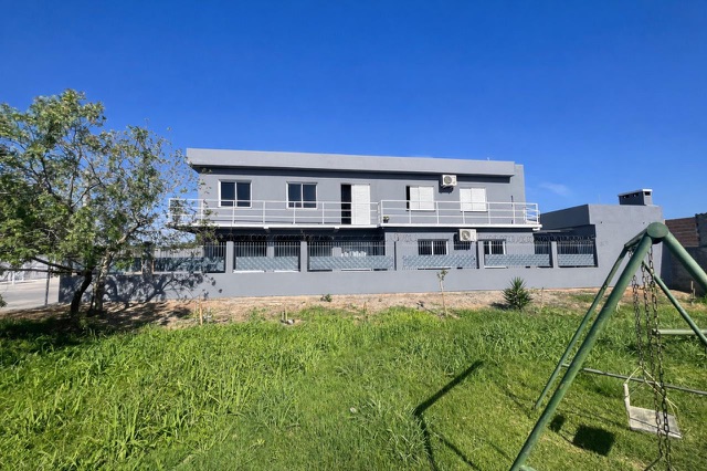 Sobrado com 146m² 2 quartos e 2 banheiros, à venda, no bairro Fragata em Pelotas