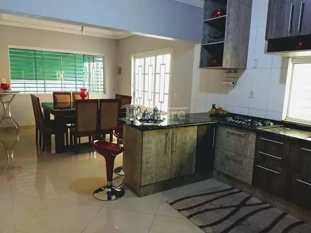 Sobrado 3 quartos e 2 banheiros, à venda, no bairro Vila Brasileira em Mogi das Cruzes