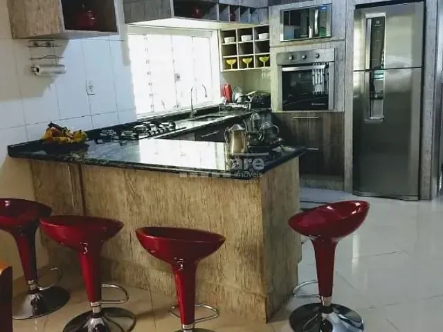 Sobrado 3 quartos e 2 banheiros, à venda, no bairro Vila Brasileira em Mogi das Cruzes