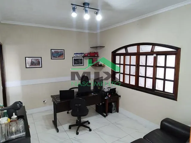 Sobrado com 280m² 2 quartos e 1 banheiro, à venda, no bairro Jardim Utinga em Santo André