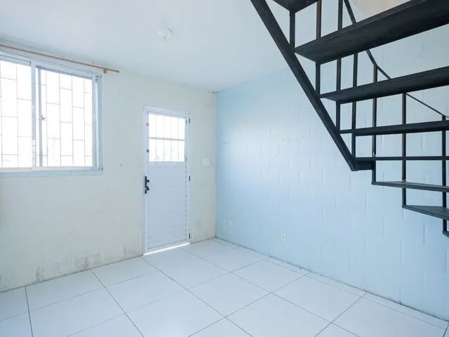 Sobrado 2 quartos e 1 banheiro, para alugar, no bairro Areal em Pelotas