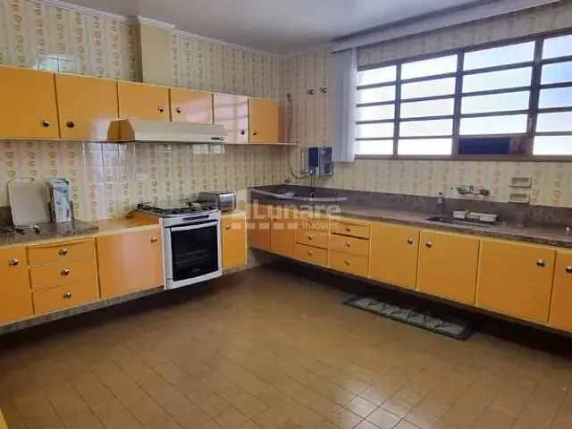 Sobrado com 705m² 4 quartos e 3 banheiros, à venda, no bairro Vila Industrial em Mogi das Cruzes