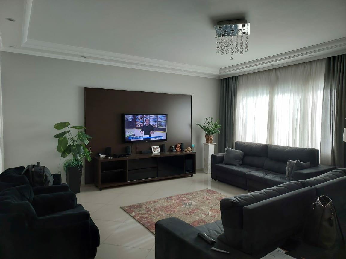 Sobrado à venda 3 Quartos, 3 Suites, 6 Vagas, 248M², Olímpico, São Caetano do Sul - SP